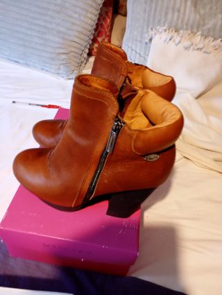 Botines piel blanda Adolfo Dominguez marrones