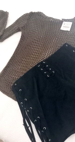 Conjunto Falda Negra y Jersey Marrón Talla S