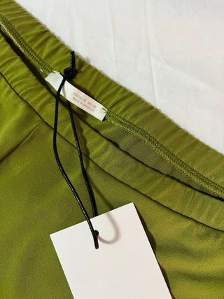 Pantalón Zara verde oliva sin estrenar