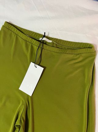 Pantalón Zara verde oliva sin estrenar