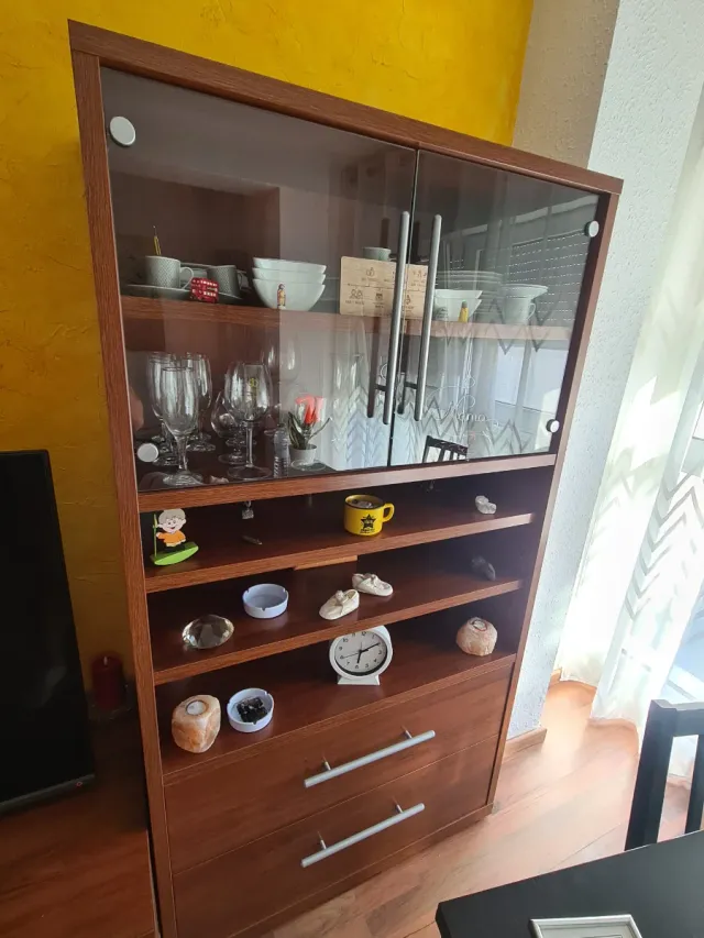 Mueble y vitrina de comedor