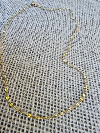 Collar dorado fino