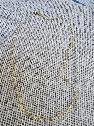 Collar dorado fino