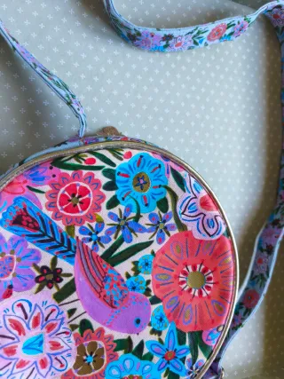 Bolso infantil con estampado floral