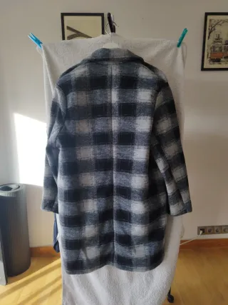 Abrigo cuadros sin estrenar. Talla ancha. 