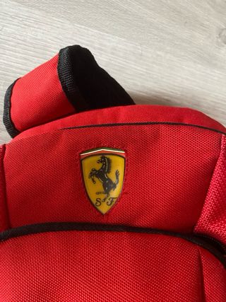 Mochila Ferrari Roja para niño y de un asa.