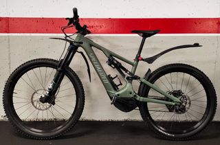 BICICLETA ELECTRICA MONTAÑA CON EQUIPAMIENTO