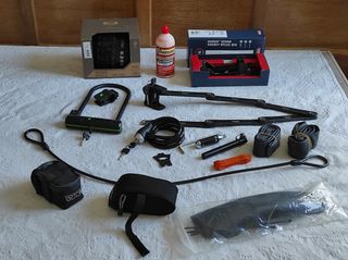 BICICLETA ELECTRICA MONTAÑA CON EQUIPAMIENTO