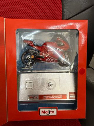 Maisto Ducati Casey Stoner 2007 Moto GP Limited Ed