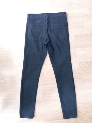 PANTALÓN VAQUERO PITILLO TALLA S-M NEGRO 