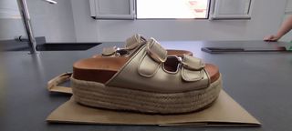 Sandalias plataforma esparto doradas