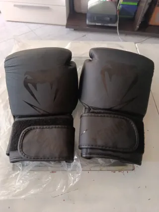 Guantes Boxeo 16 oz Venum Negros