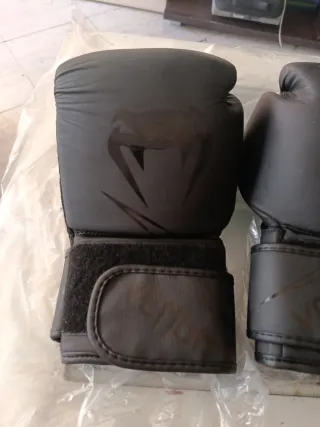 Guantes Boxeo 16 oz Venum Negros