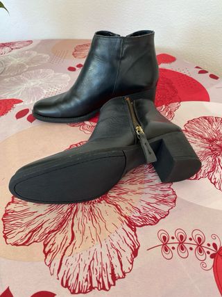 Botines de piel mujer negros