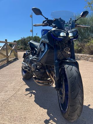 Yamaha MT-09 Azul V2 de noviembre de 2018
