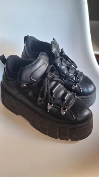 Zapatos negros de plataforma