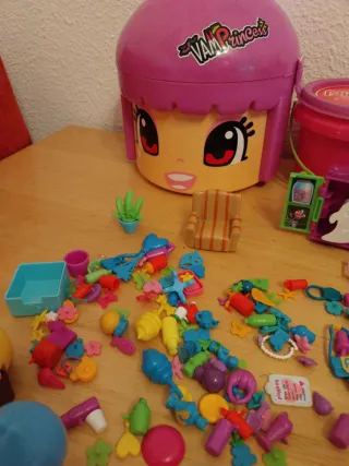 Pin y Pon Contenedores y Muñecas