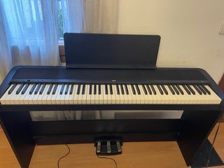 Piano Korg B2 Eléctrico con Soporte y Pedales