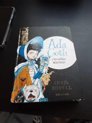 Ada Goth y los aullidos misteriosos