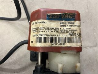 Bomba Agua Dometic 230 VAC Barco