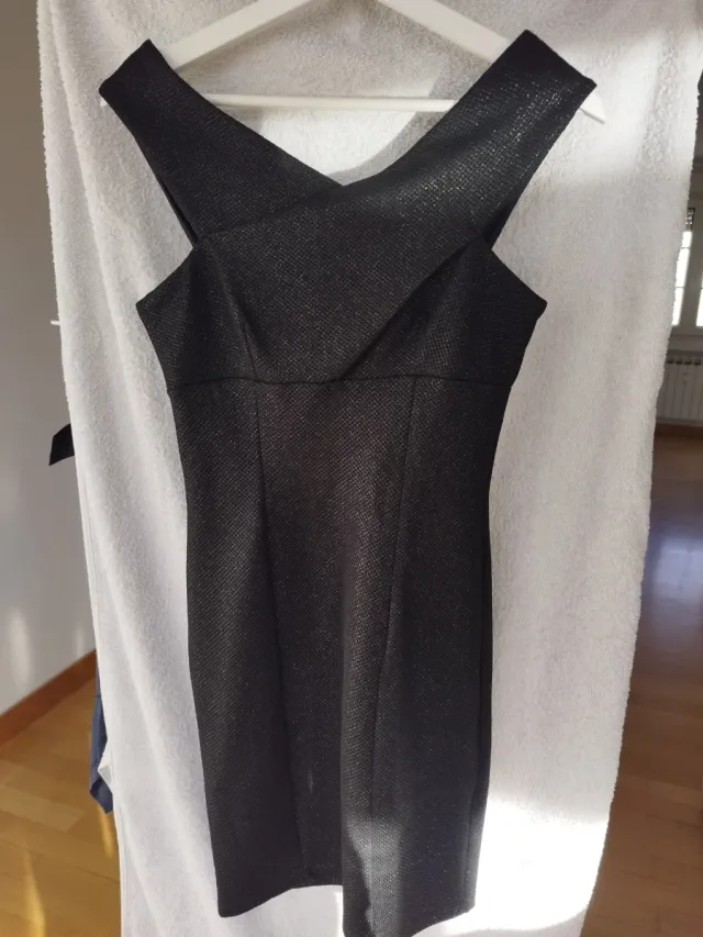 Vestido fiesta negro brillante
