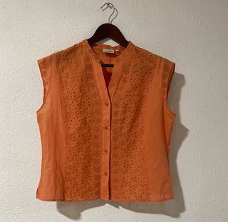 Blusa naranja sin mangas bordada