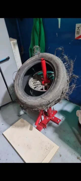 Máquina manual para cambiar ruedas
