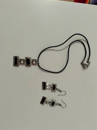 LOTUS Collar y Pendientes 