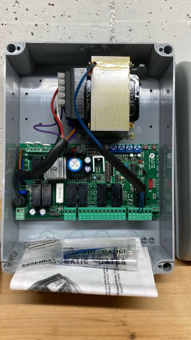 Centralina CAME ZL170N