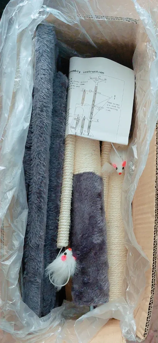 Árbol rascador para gatos gris nuevo sin ningún us