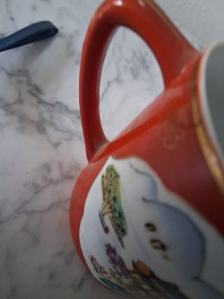 Taza de porcelana japonesa decorada