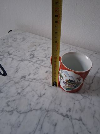 Taza de porcelana japonesa decorada
