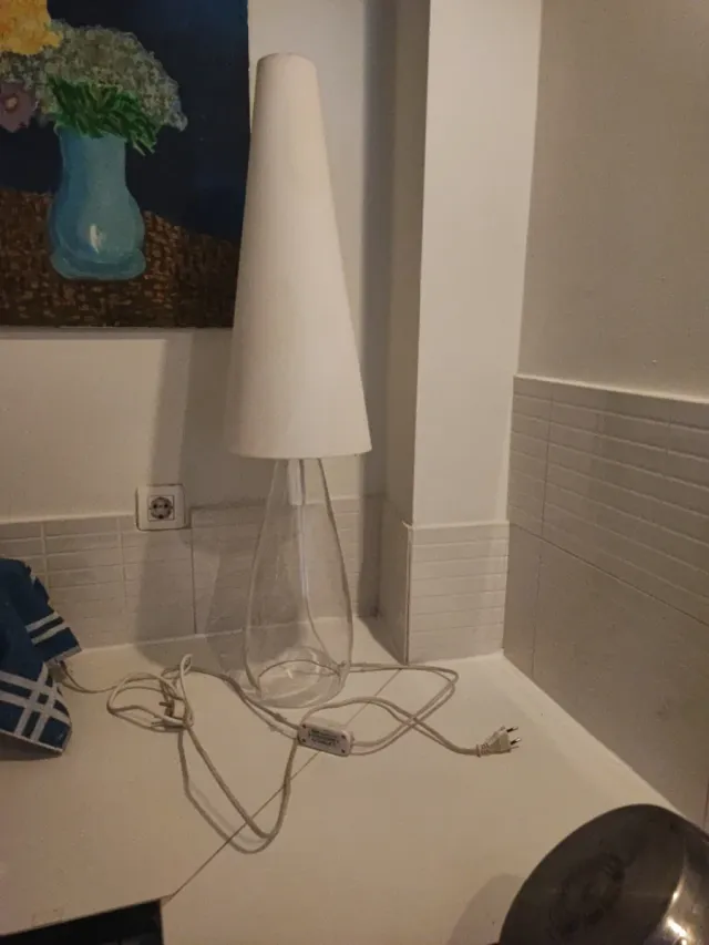 Lámpara de mesa IKEA cristal y tela