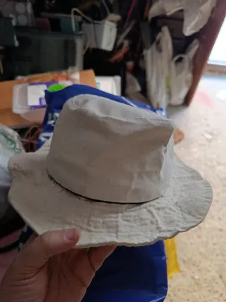 Sombrero tipo Indiana Jones beige