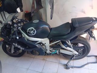 Suzuki GSR + Yamaha R6 de regalo