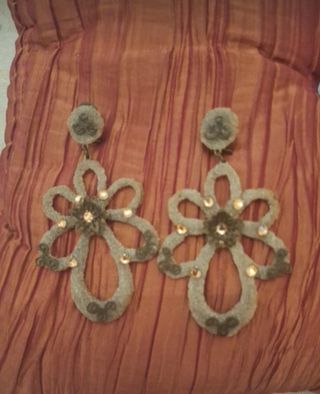 Pendientes hechos a mano