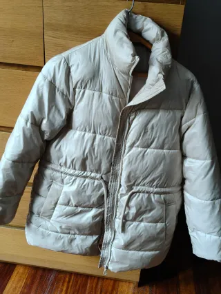 Chamarra/parka acolchada beige mujer.