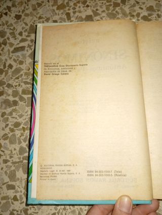 Libro de sinónimos 