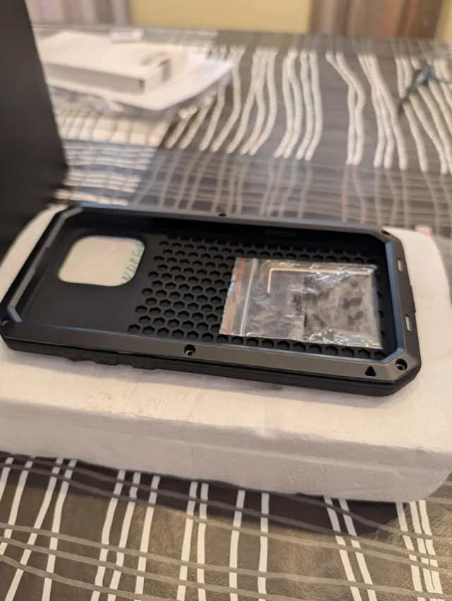 Funda blindada iPhone 16 Pro Max