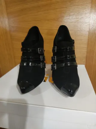 Botines Piel Laura Amat Negros