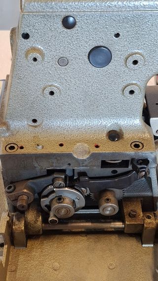 Máquina de coser botones Brother