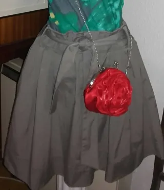 Falda gris de Zara Talla 42 
