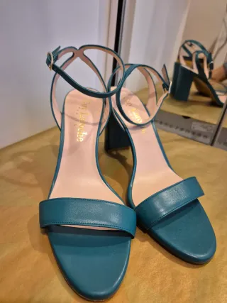 Guy Laroche – Sandalias de piel azul turquesa 39
