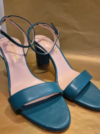 Guy Laroche – Sandalias de piel azul turquesa 39