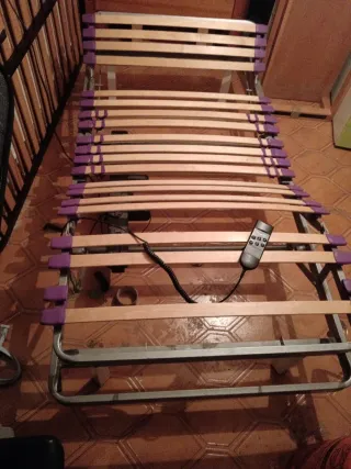 Cama articulada con motor