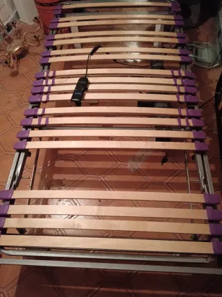 Cama articulada con motor
