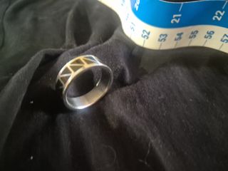 Anillo Acero Diseño Triángulos Negro Plata