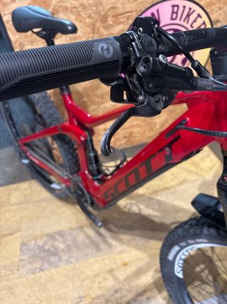 Bicicleta eléctrica Scott strike