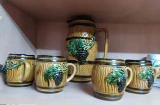 Juego jarra y 6 tazas de cerámica,