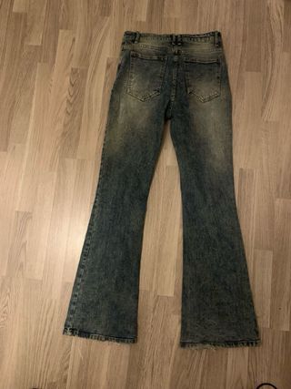 Pantalón vaquero flare azul